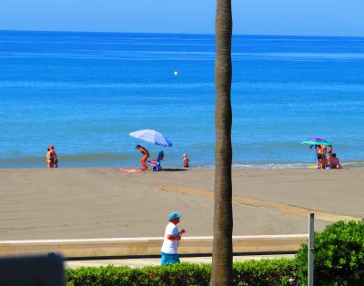 COSTAORO-1BA … Feet on the beach