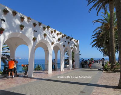 HAWAII-H33 … Terrace facing the southern seafront.