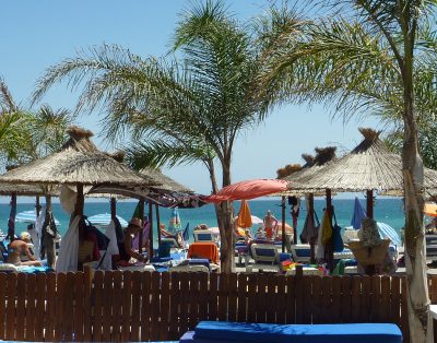 HAWAII-H33 … Terrace facing the southern seafront.