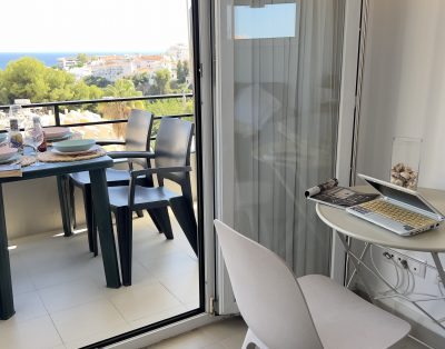 HAWAII-H33 … Terrace facing the southern seafront.